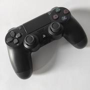 Pad do PlayStation 4 + kabel ładowania 
