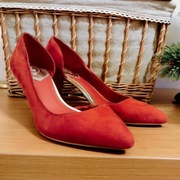 Śliczne świąteczne czerwień 36 niewysoka szpilka