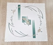 Obrus plamoodporny kwadrat 80 cm x 80 cm ecru w zielone i beżowe
