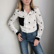 Biała koszula damska w gwiazdy 