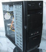 Sprzedam widoczne dwa komputery stacjonarne do przeglądu lub naprawy itp.