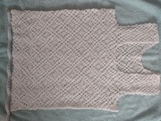 Letnia dziewczęca bluzeczka.