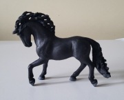 Schleich koń pura raza espaniola ogier figurka model z 2020 r.