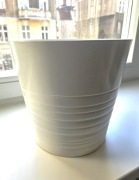 Ikea osłonka doniczki MUSKOT ceramiczna biała 23cm