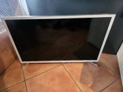 Telewizor Samsung UE32J4580 pilot