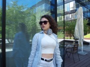 kwiatek na szyi lub jako pasek, szary matowy kwiat, taśma jest srebrna