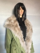 Parka w kolorze khaki z naturalnym futrem SM