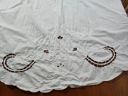 Haftowany obrus śr.160