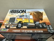 Revell 17471 Ciężarówka amerykańska Chevrolet Bison Semi Truck model 1/32