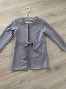 Cienki płaszczyk na wiosnę z perełkami w kolorze szarości 