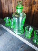 Karafka kieliszki art deco zielone szkło