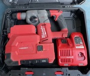 Młotowiertarka Milweaukee M18 CHX +  Odsysacz pyłu Milweaukee M18 CDEX