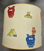 Abażur do pokoju dziecięcego, wzór zwierzątka, średnica ok. 40 cm.