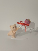 Pomysł na prezent dzień kobiet dla dziewczynek podziękowanie miś z lizakiem