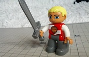 Lego Duplo figurka rycerz - książę, dowódca + miecz