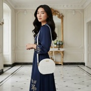 Nowa Torebka Tommy Hilfiger Biała Okrągła Crossbody Złote Logo Listonoszka