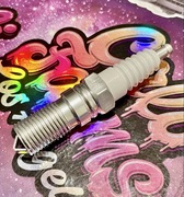 Dyskretna fifka składana w formie świecy zapłonowej – idealna na susz CBD