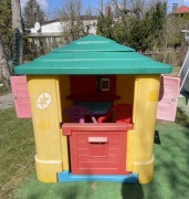 Domek ogrodowy dla dzieci Chicco z telefonem, ze stolikiem i krzesłami