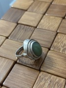 Srebrny pierścionek z nefrytem M6 PRL 