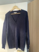 Sweter granatowy 