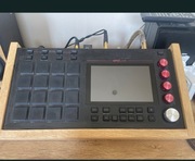 Akai MPC live + drewniany stand dysk 500gb!