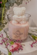 Zapachowa Świeca Sojowa z Figurką Misia – Peach | 220g