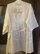 Szlafrok z napisem Bride