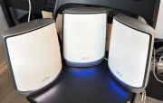 WiFi router + 2 mesh