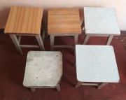 Różne stare taborety PRL