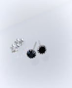 Srebrne kolczyki czarne cyrkonie sztyft srebro pr.925