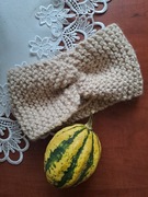 Opaska ręcznie robiona na drutach