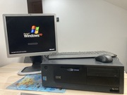 Stary komputer IBM + monitor HP