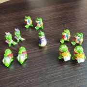 FIGURKI KINDER NIESPODZIANKA - KROKODYLE - LATA 90-TE.