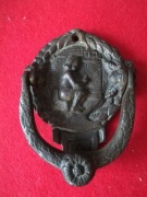 Stara kołatka z brązu