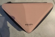 Przepiękna oryginalna nowa kosmetyczka Prada beauty triangle