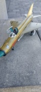 Gotowy model samolotu,,złoty'' MiG 21 MF w skali 1:48