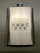 VR6 glowica  piersiówka ze stali nierdzewnej twój grawer na prezent 