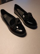 JENNY FAIRY czarne mokasyny lakierowane 39 loafers kokarda