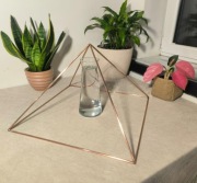 Energetyczna piramida z miedzi – medytacja, ochrona, moc