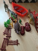 Zestaw zabawek dinozaury łódka 