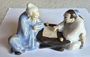 Duża Figurka kolekcjonerska Shiwan / Shewan dwóch chińczyków gra w sudoku