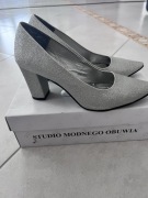 Buty na obcasie r.40