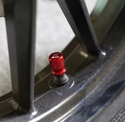 Nakrętki na wentyle BMW S1000R