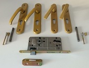 zestaw akcesoriów drzwiowych