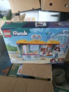 Klocki zestaw LEGO Friends 42608 mały sklep z akcesoriami