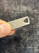 Pendrive Tesla 128GB – Nowoczesna Pamięć USB w Stylu Premium! 