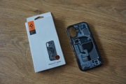 Etui Spigen Ultra Hybrid Zero One iPhone 16