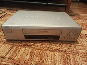 Magnetowid VHS marki PHILIPS model VR620