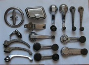 Zestaw starych części samochodowych