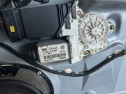 Silniczek szyby PRAWY PRZÓD 1J1959802D – VW Golf IV / Bora – SPRAWNY! BDB!